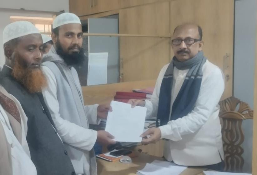 নরসিংদী-৩ আসনে খেলাফত মজলিস প্রার্থী মাওলানা রাকীবুল ইসলামের মনোনয়নপত্র উত্তোলন