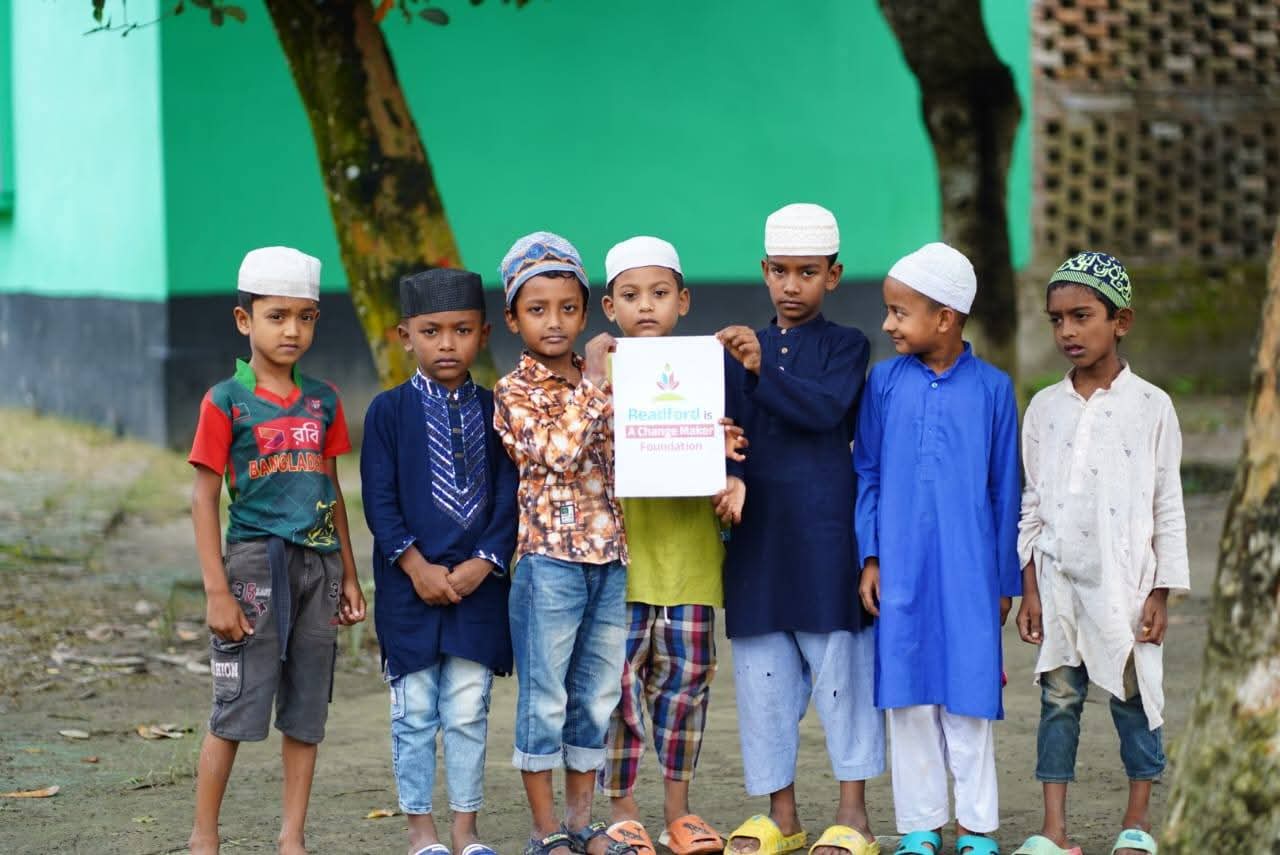মাদ্রাসা শিক্ষার্থীদের পাশে রিডফোর্ড ফাউন্ডেশন