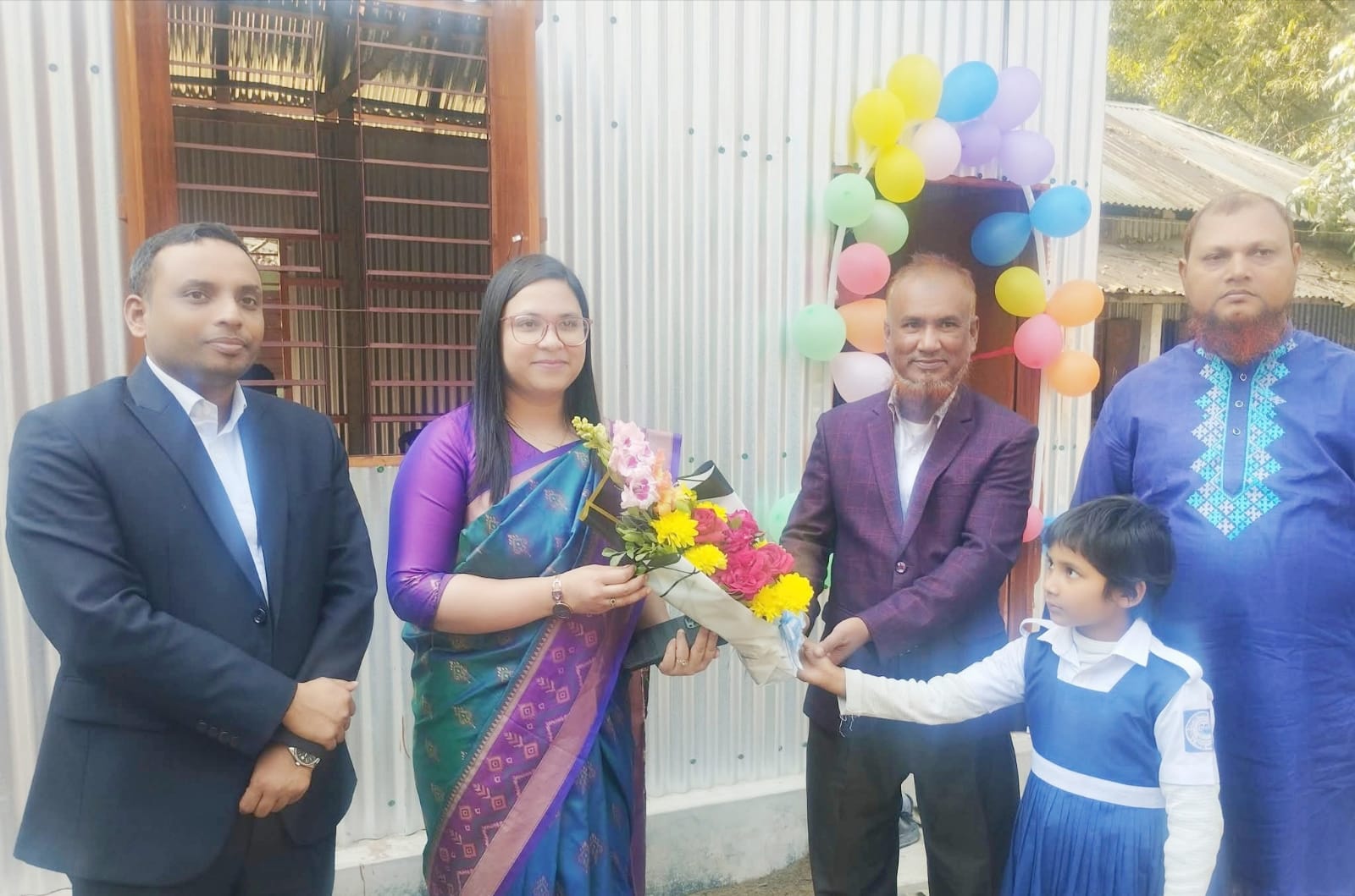 ইউএনও’র সহায়তায় ঝুঁকিমুক্ত হলো কোমলমতি শিক্ষার্থীরা