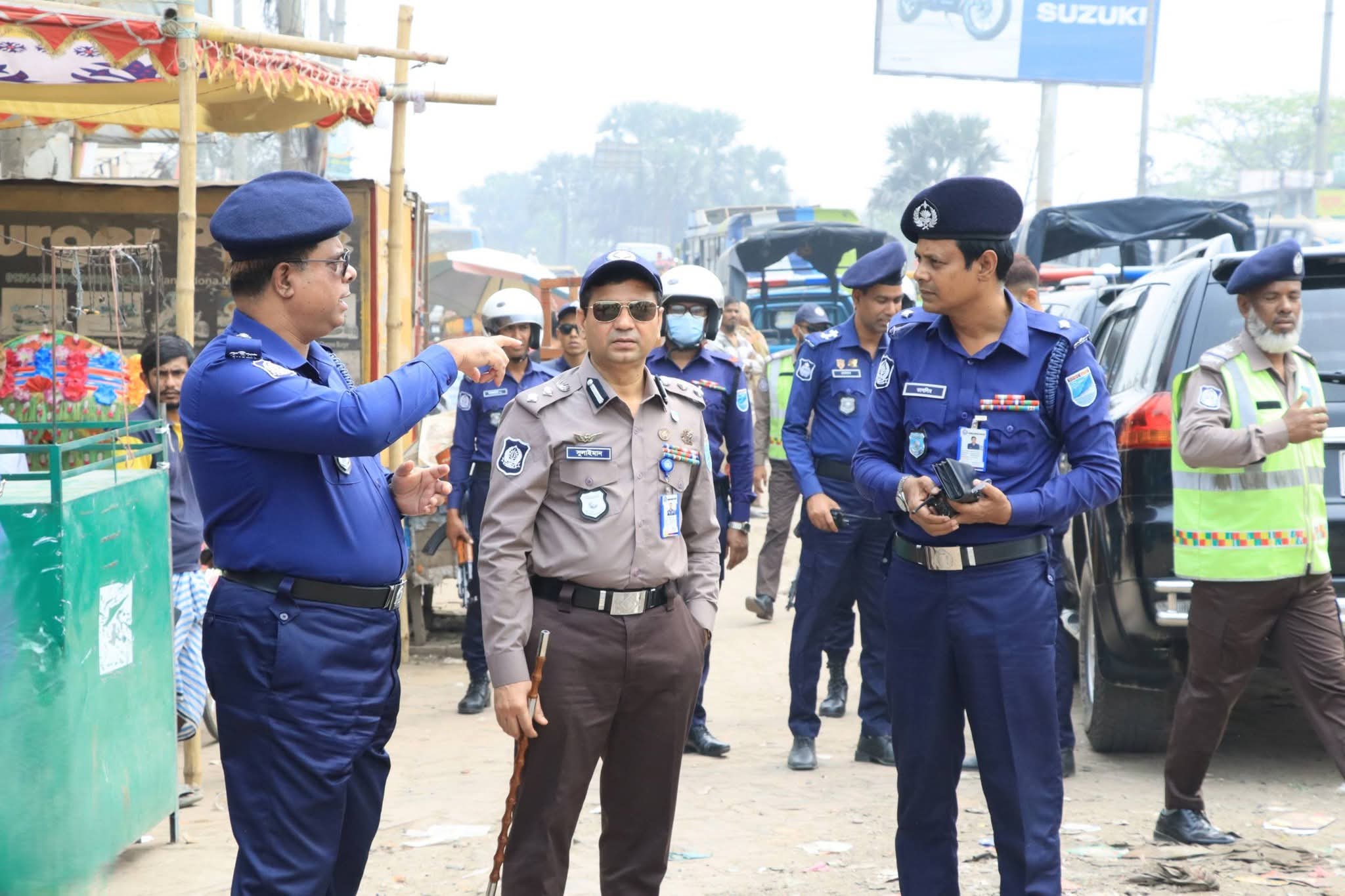 “ঈদযাত্রা নির্বিঘ্ন করতে ঢাকা-সিলেট মহাসড়ক পরিদর্শনে ঢাকা রেঞ্জের অ্যাডিশনাল ডিআইজি (ট্রাফিক ম্যানেজমেন্ট) ” 