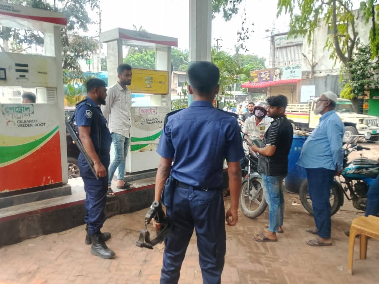 জ্বালানি তেলের অবৈধ মজুদ রোধে নরসিংদী জেলা পুলিশের বিশেষ তৎপরতা