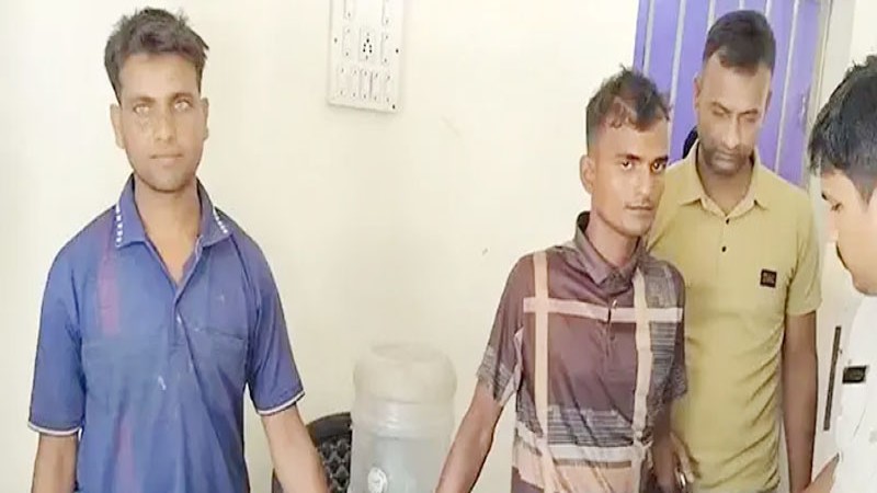ভারতে গিয়ে আটক চাঁপাইনবাবগঞ্জের দুই যুবক