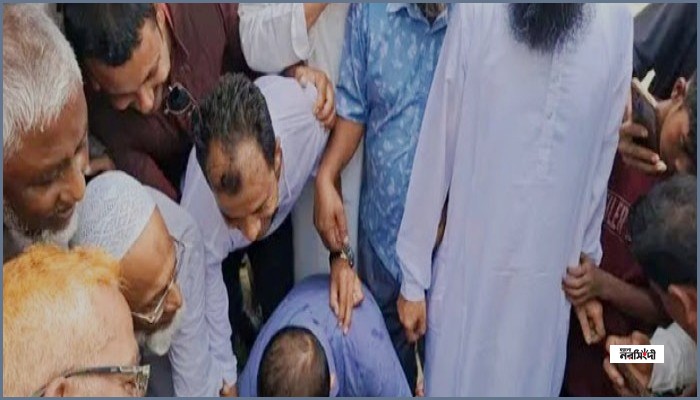কালকিনিতে বৃক্ষরোপণ কর্মসূচিতে অংশ নিয়ে তালগাছ রোপণ করলেন এমপি খোকন