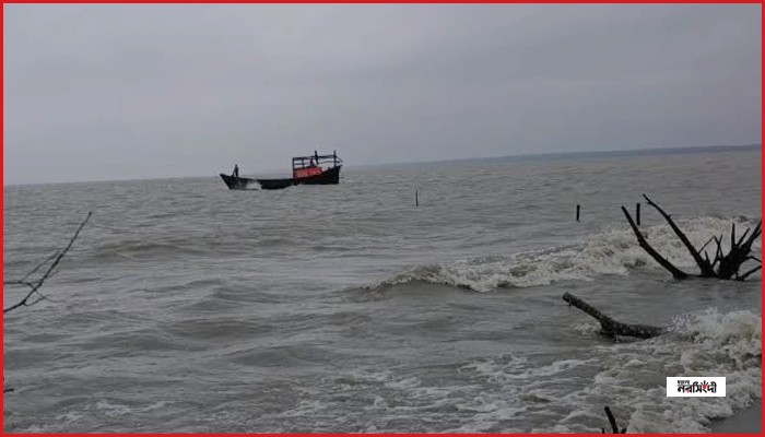 কুতুবদিয়ায় ট্রলারডুবি: ৪ জেলের মরদেহ উদ্ধার, নিখোঁজ ১