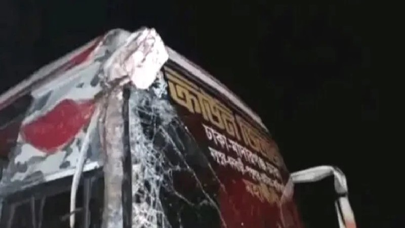 টাঙ্গাইলের মধুপুরে বাস-ট্রাক সংঘর্ষে নারী-শিশুসহ নিহত ৩