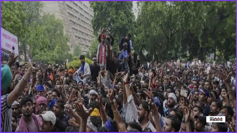 দিল্লির যন্তর-মন্তরে শিক্ষামন্ত্রীর পদত্যাগের দাবিতে বাড়ছে বিক্ষোভের উত্তাপ