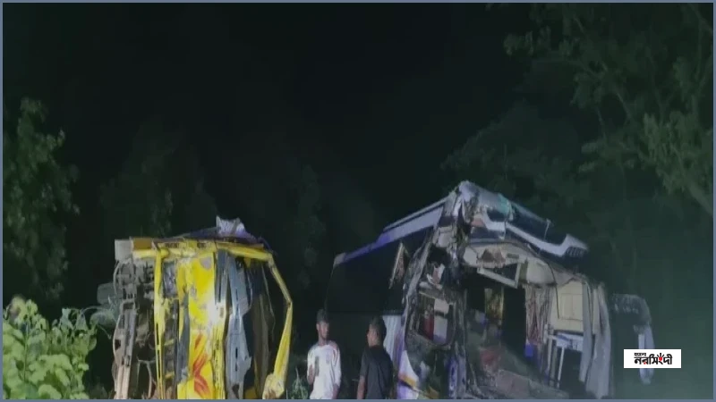নাটোরের গুরুদাসপুরে বাস-ট্রাক সংঘর্ষে হেলপার নিহত, আহত ১২