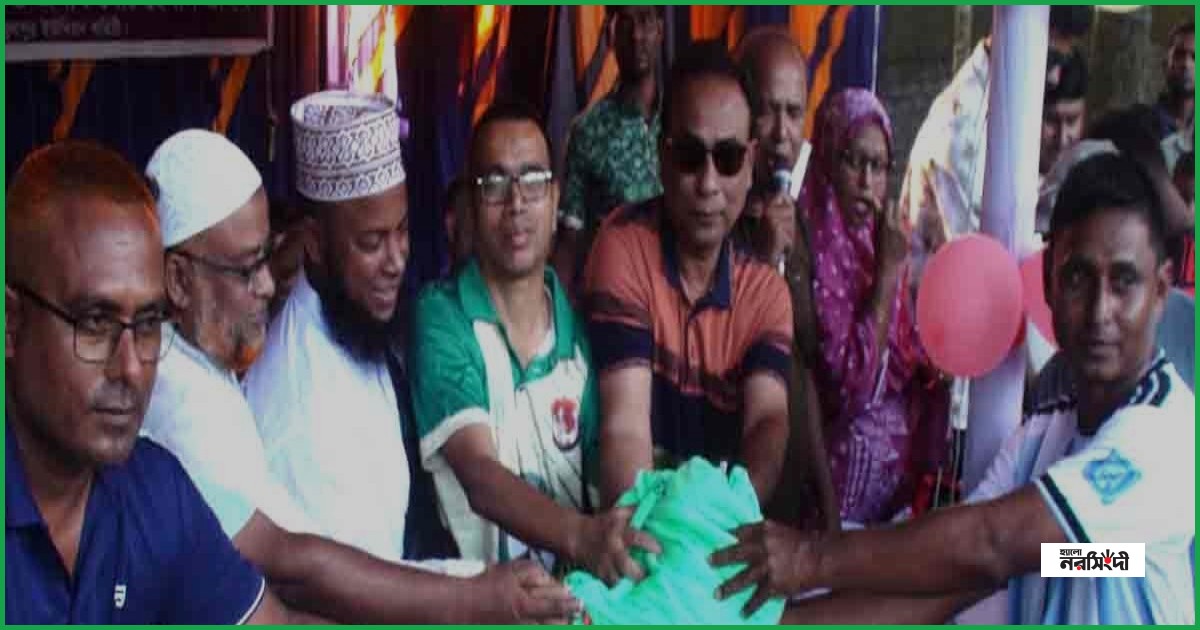 পার্বতীপুরে আরাফাত রহমান কোকো ক্রীড়া সংসদের প্রীতি ফুটবল ম্যাচ অনুষ্ঠিত