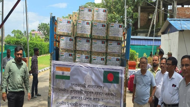 বাংলাদেশের প্রধানমন্ত্রীর জন্য ত্রিপুরার মুখ্যমন্ত্রীর উপহার কিউ জাতের আনারস