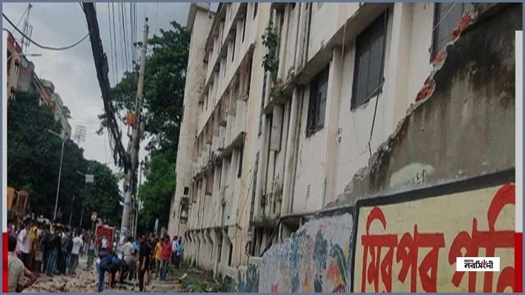 মিরপুর কলেজে দেয়াল ধসে নারী নিহত, আহত অন্তত সাতজন