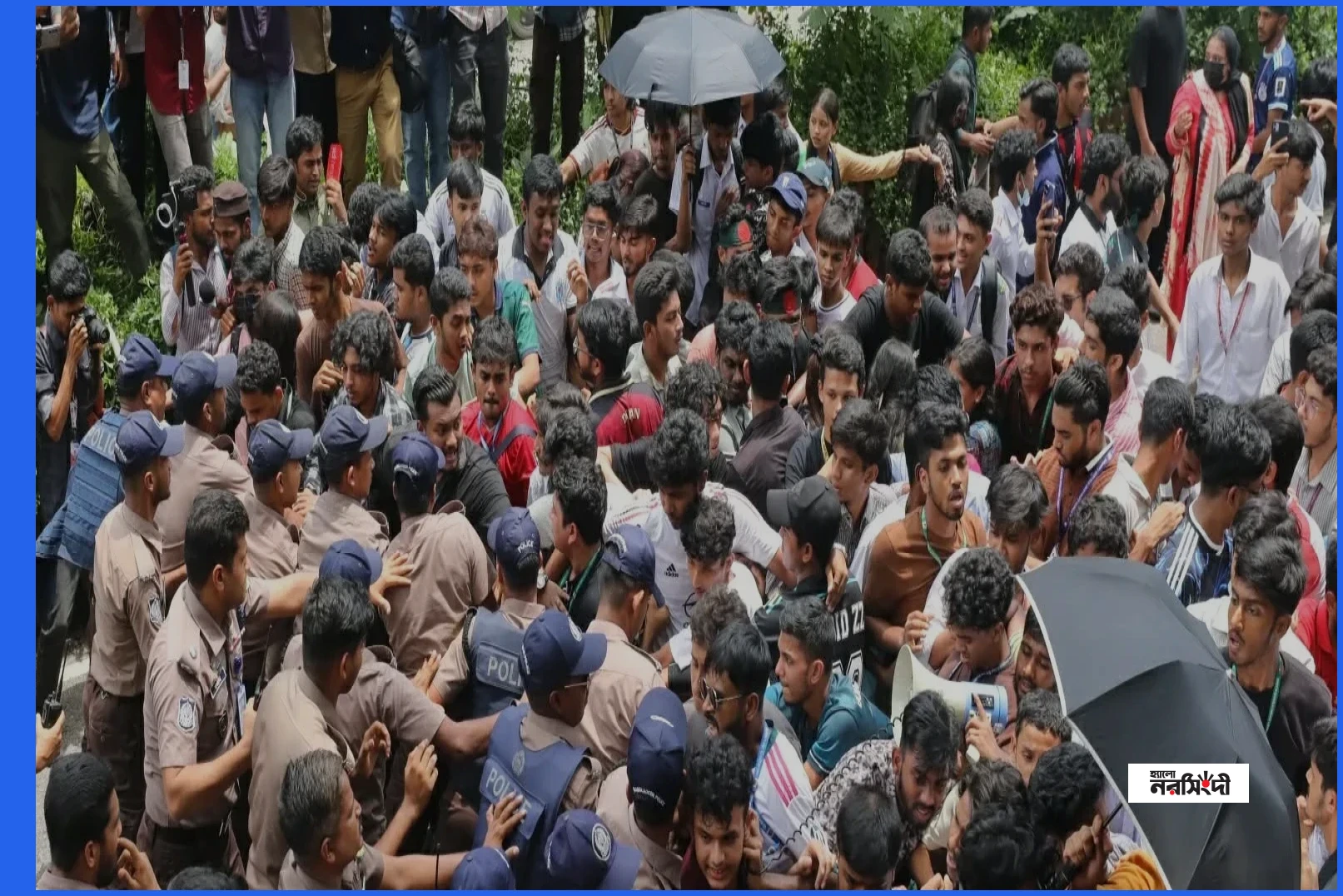 শিক্ষামন্ত্রীর পদত্যাগ দাবিতে শিক্ষার্থীদের শিক্ষা ভবন ঘেরাও কর্মসূচি