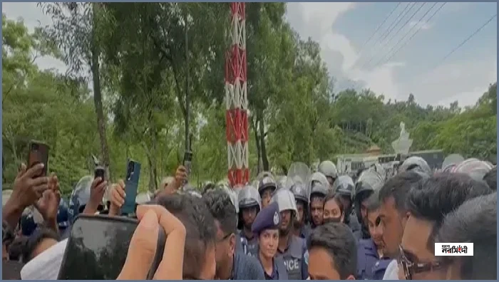 ১৪৪ ধারা উপেক্ষা করে হবিগঞ্জে এনসিপির বিক্ষোভ, পথে পুলিশের বাধা