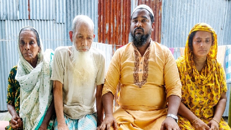 অসুস্থতায় বিপর্যস্ত হেলাল উদ্দিনের পরিবার, সাহায্যের আকুল আবেদন