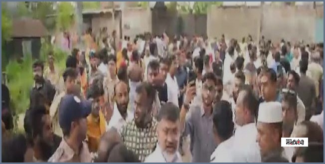 উত্তরখানে সংঘর্ষ: ডিএনসিসি প্রশাসক ও এমপির ওপর ইটপাটকেল নিক্ষেপ