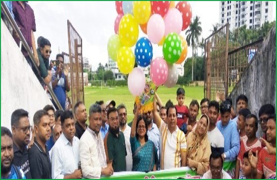 খুলনা প্রেসক্লাব মিডিয়া কাপ ফুটবলের উদ্বোধন করলেন জেলা প্রশাসক