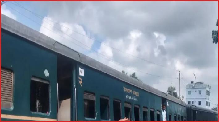 গফরগাঁওয়ে ট্রেন লাইনচ্যুত, ঢাকা-ময়মনসিংহ রুটে চলাচল বন্ধ