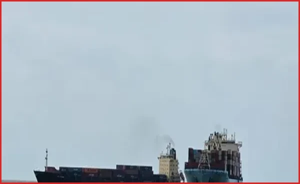 চট্টগ্রাম বন্দরে দুই বিদেশি জাহাজের সংঘর্ষ, উদ্ধার অভিযানে নৌবাহিনী ও কোস্টগার্ড