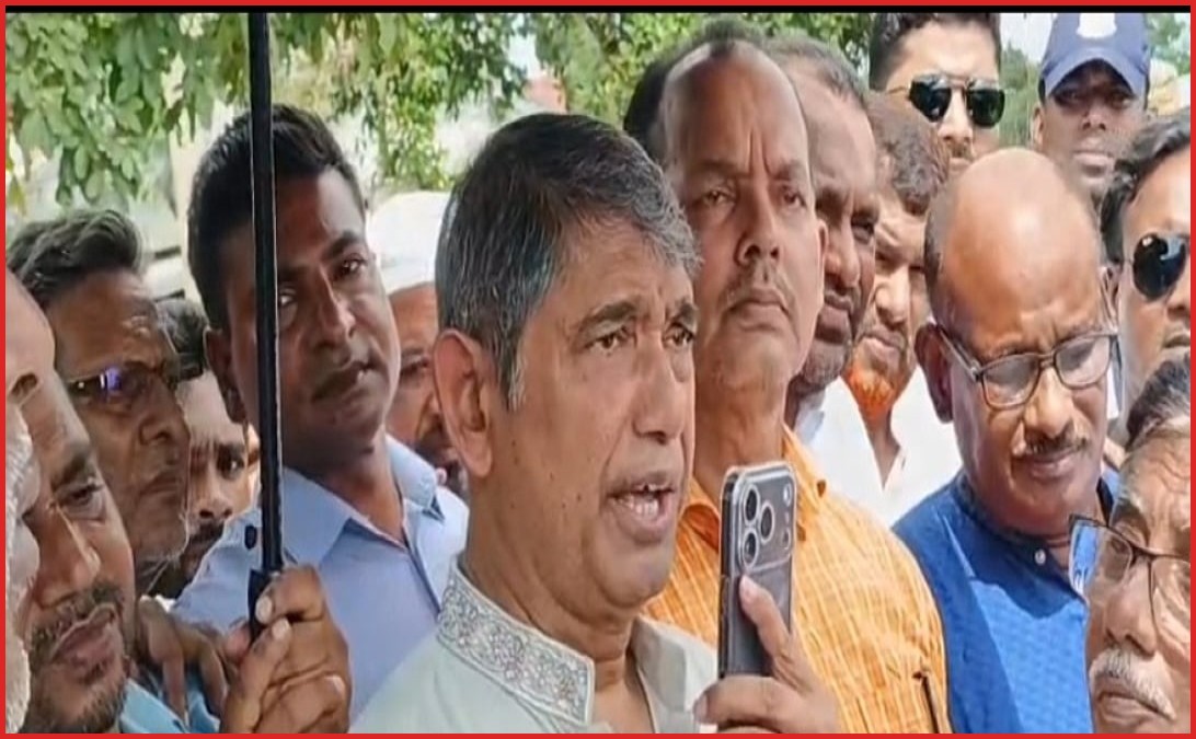 জনসমক্ষে ডিএফওকে ফোন করে রেঞ্জ কর্মকর্তা বদলির নির্দেশ দিলেন মন্ত্রী