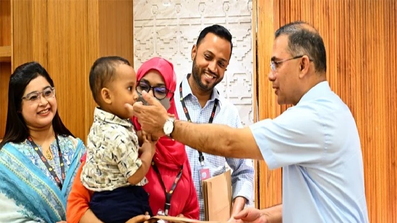 জুলাই গণঅভ্যুত্থানে শহিদ ও আহত ১০ পরিবারের হাতে নিয়োগপত্র