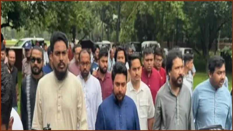 জুলাই স্মৃতি জাদুঘর পরিদর্শন করলেন নাহিদ ইসলাম ও এনসিপি নেতারা