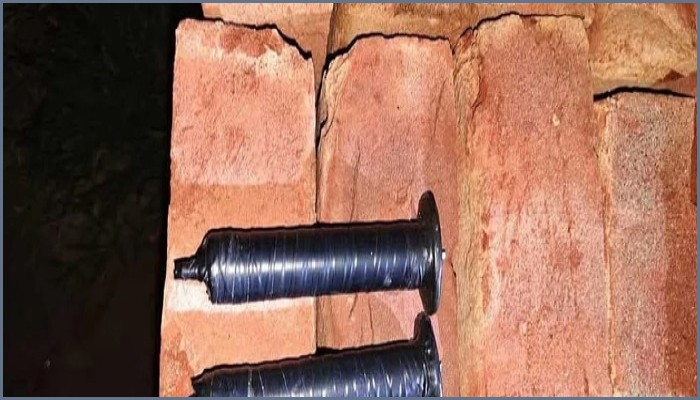 ডেমরায় বোমাসদৃশ দুটি বস্তু উদ্ধার, আটক ১