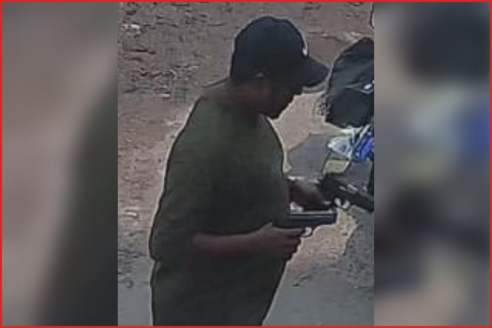 দুই হাতে গুলি চালানো চট্টগ্রামের ‘গলাকাটা মোবারক’ গ্রেপ্তার