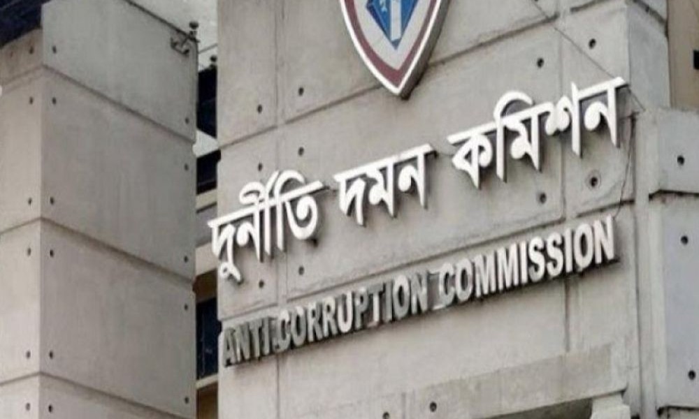 দুদকের শীর্ষ তিন কর্মকর্তার পদে রদবদল ও নতুন দায়িত্ব
