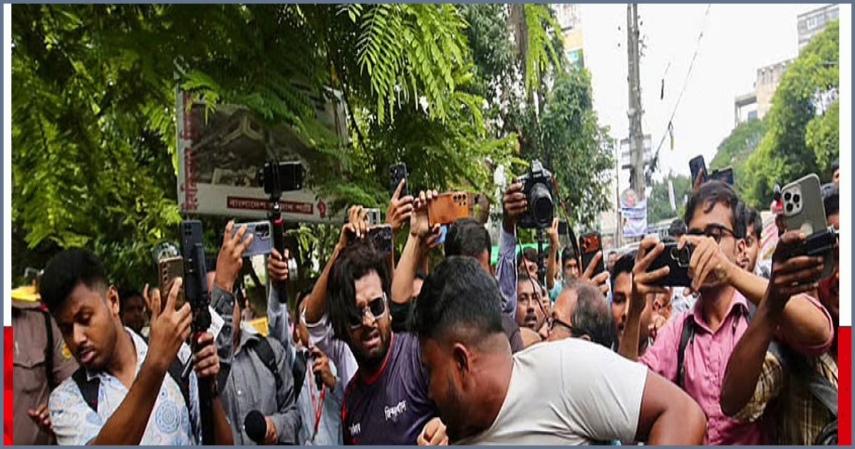 ধানমন্ডি ৩২ নম্বরে শ্রদ্ধা জানাতে গিয়ে আটক ১