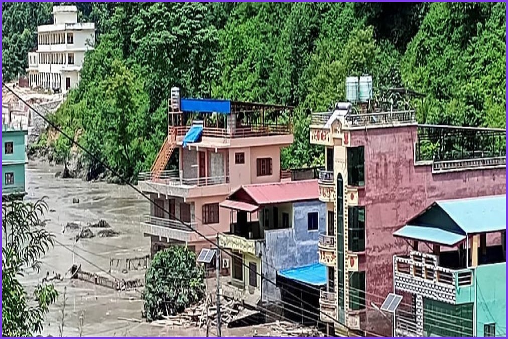 নেপালে ভয়াবহ বন্যায় ১৭ জনের মৃত্যু, নিখোঁজ ৩৮৪ পর্যটক