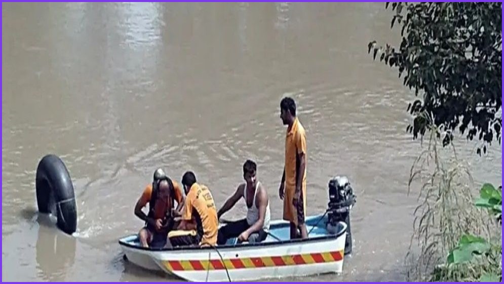 পাকিস্তানের পাঞ্জাবে বরযাত্রীবাহী অটোরিকশা খালে, নিহত ১২