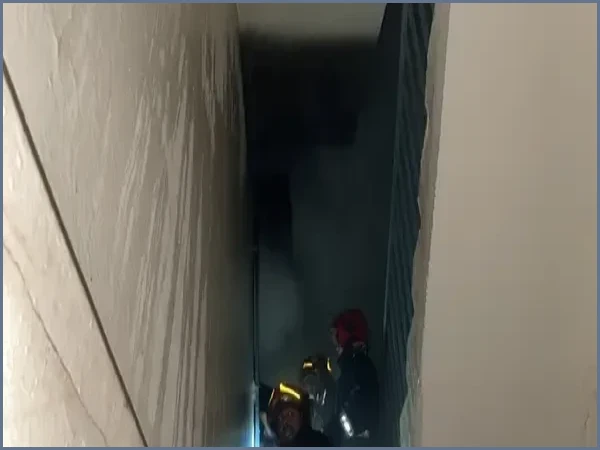 বংশালে হেলমেটের গোডাউনে আগুন, নিয়ন্ত্রণে ফায়ার সার্ভিসের ৬ ইউনিট