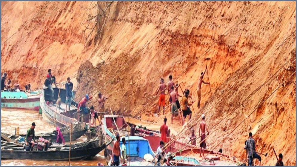 বালুমহাল দখলে ত্রিভুজ সিন্ডিকেট, ত্রাসের রাজত্বে নদী ও পরিবেশ