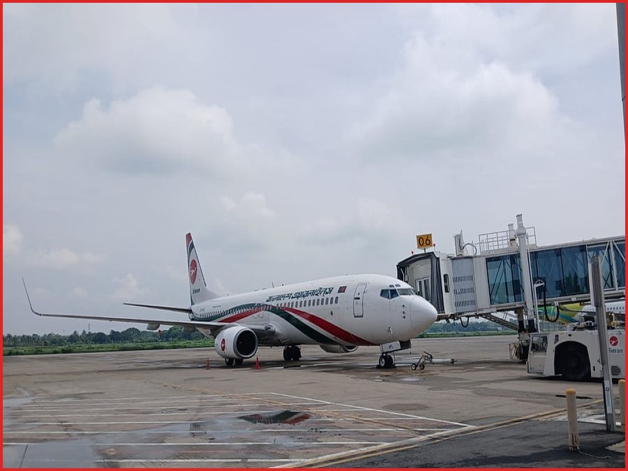 বিমানে অসুস্থ নারী যাত্রীর মৃত্যু, মাসকট বিমানবন্দরে জরুরি অবতরণ