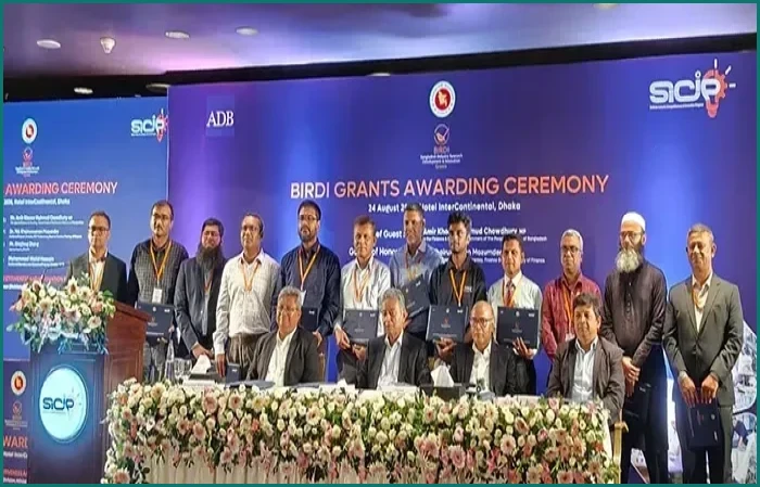 ভঙ্গুর অর্থনীতি পুনরুদ্ধারে কাজ চলছে, প্রবৃদ্ধির নতুন পর্যায়ে যাবে বাংলাদেশ