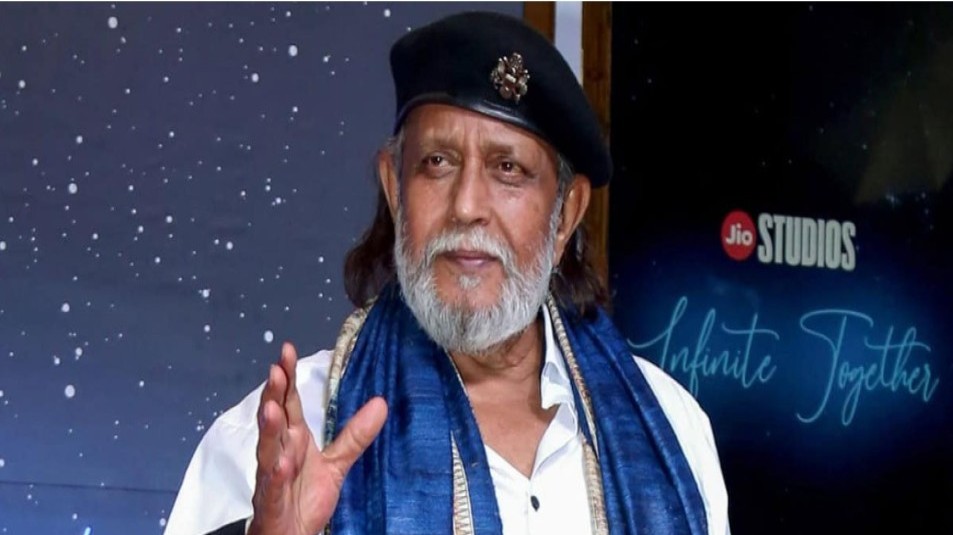 হাসপাতাল থেকে বাড়ি ফিরলেন মিঠুন চক্রবর্তী