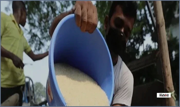 ১৫ টাকা কেজিতে চাল পাবেন ৫৫ লাখ কার্ডধারী পরিবার