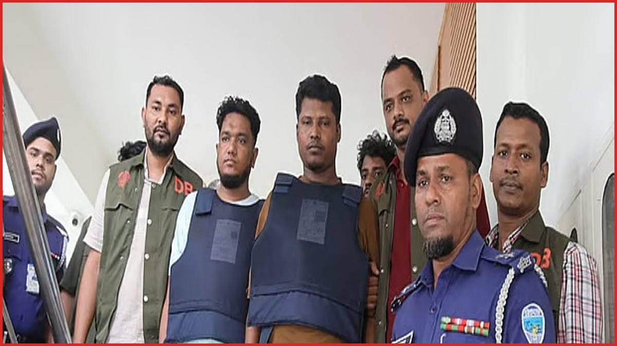 ‘কসম করেন আমাকে কিছু করবেন না’, পুলিশের কাছে আত্মসমর্পণ মোবারকের