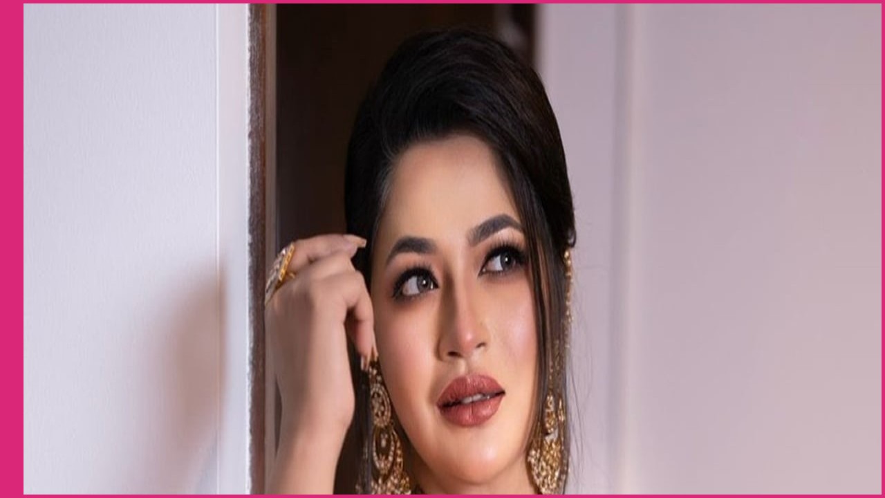 ইতালির ভেনিসে লাঞ্ছিত অভিনেত্রী বাঁধন, আইনি পদক্ষেপ নেওয়ার ঘোষণা