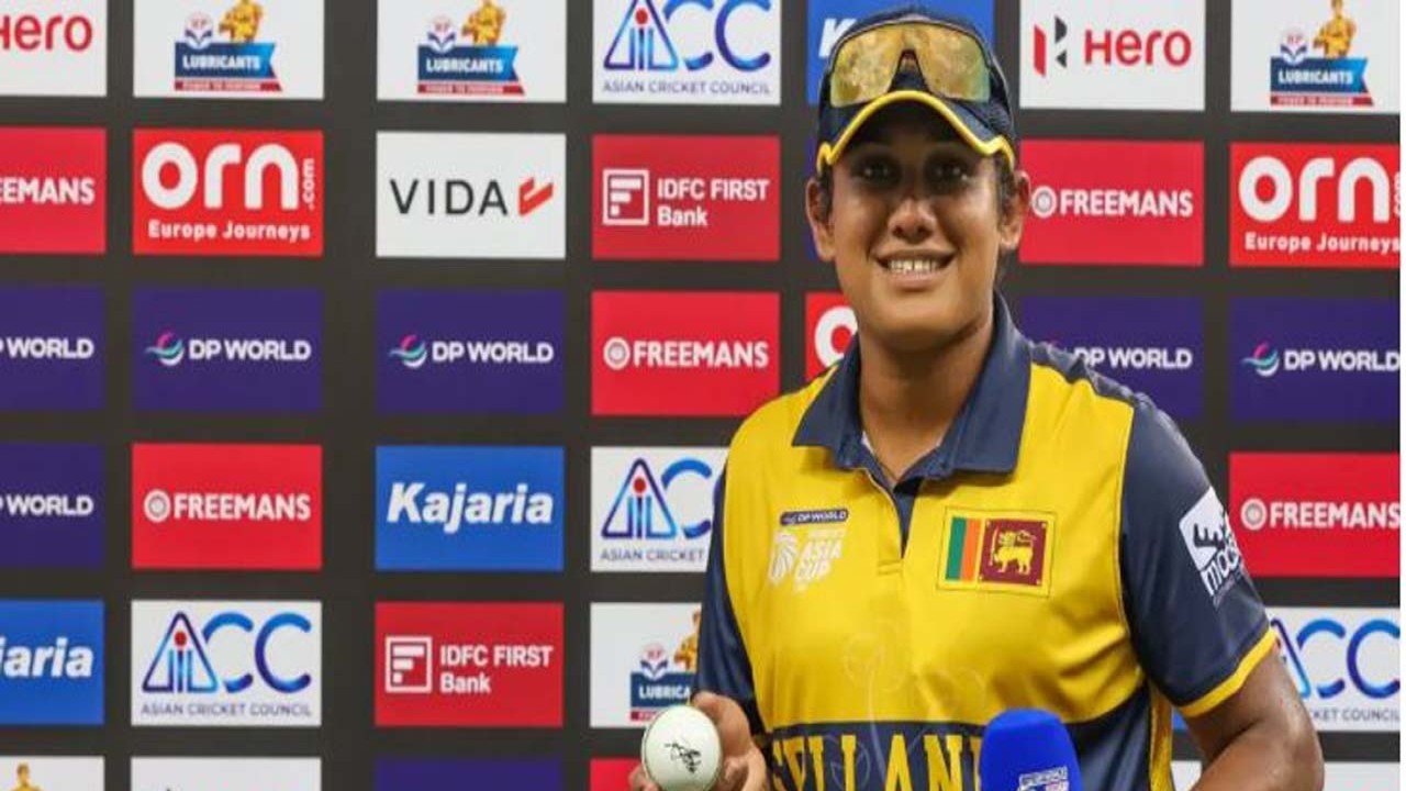 এশিয়া কাপে বিশ্বরেকর্ড: হ্যাটট্রিকসহ ৭ উইকেট নিলেন চামারি আতাপাত্তু