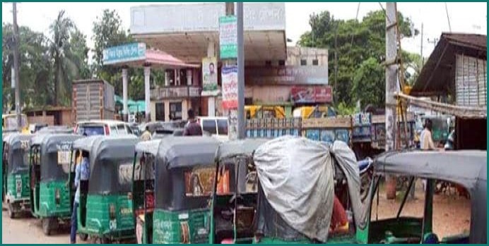 গ্যাস সংকটে দিশেহারা সিএনজি চালক: কমছে আয়, বাড়ছে জীবনযাত্রার ব্যয়