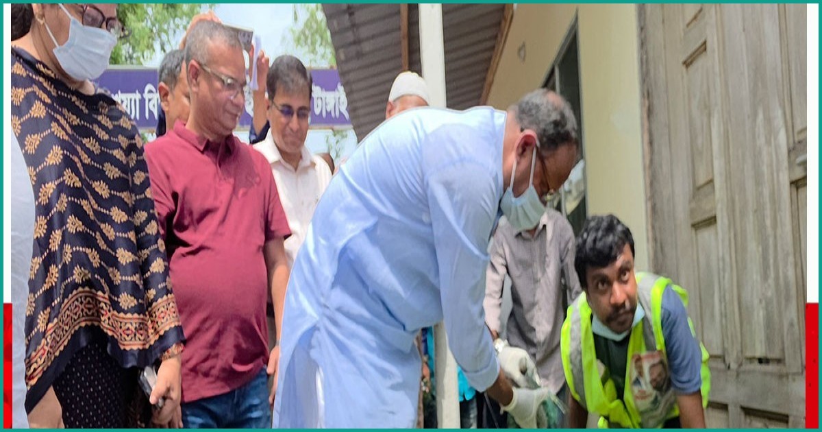 টাঙ্গাইলে ডেঙ্গু প্রতিরোধে হাসপাতাল প্রাঙ্গণ পরিষ্কার করলেন প্রতিমন্ত্রী টুকু