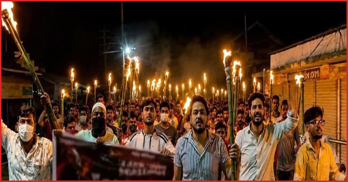 ফরিদপুরে নিষিদ্ধ ছাত্রলীগের মশাল মিছিল, নেতৃত্বে পলাতক রিয়ান