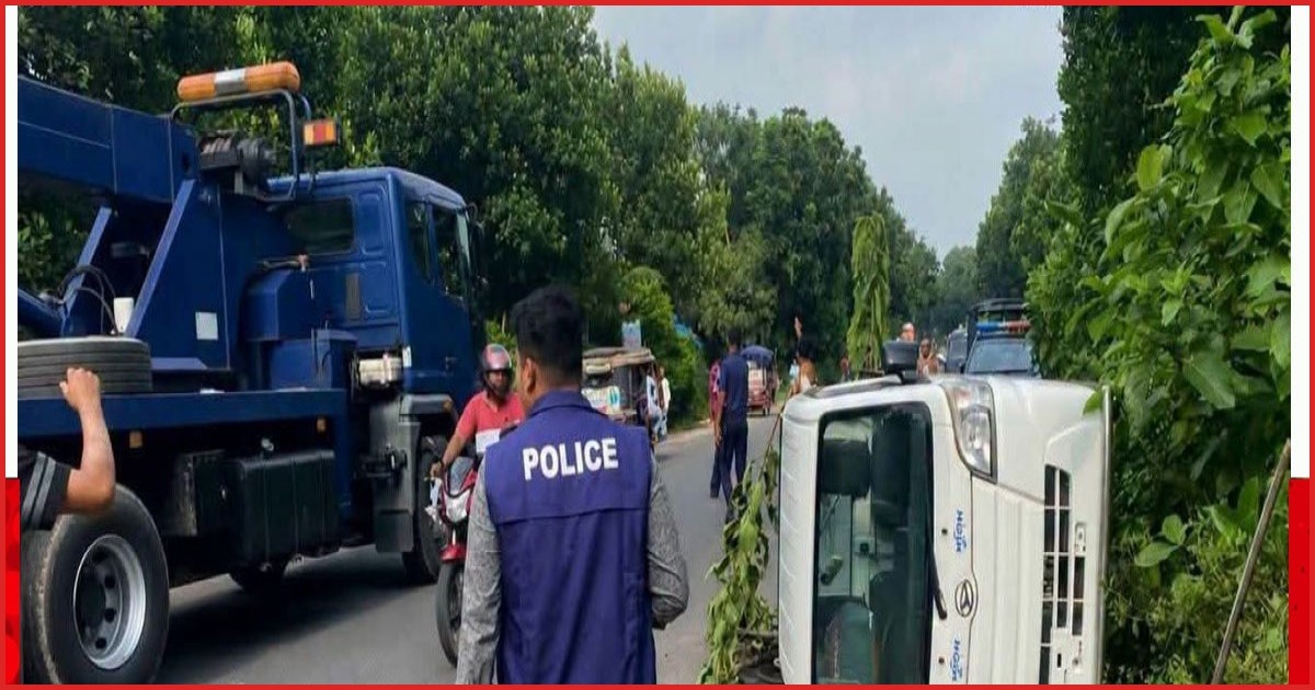 মাদারীপুরে সড়ক দুর্ঘটনায় প্রাণ গেল পুলিশ সদস্যের